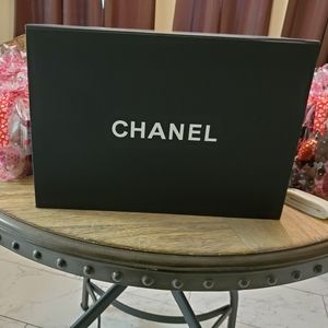 Authentic large sz. Chanel Handbag